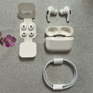 Wireless headphone and earbuds,noise reduction earbuds,wireless chargeable case